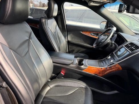 Used 2018 Lincoln MKX Reserve w/ Lincoln MKX Climate Package image 29