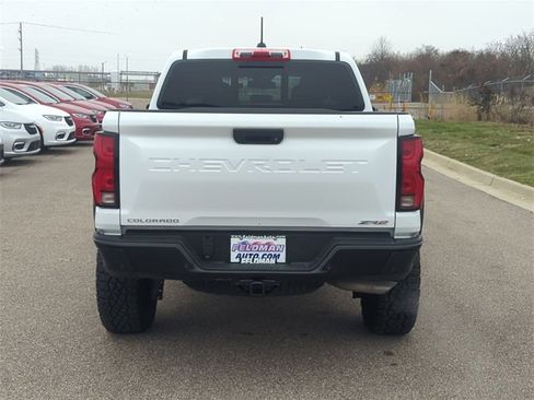Used 2024 Chevrolet Colorado ZR2 w/ Technology Package image 4