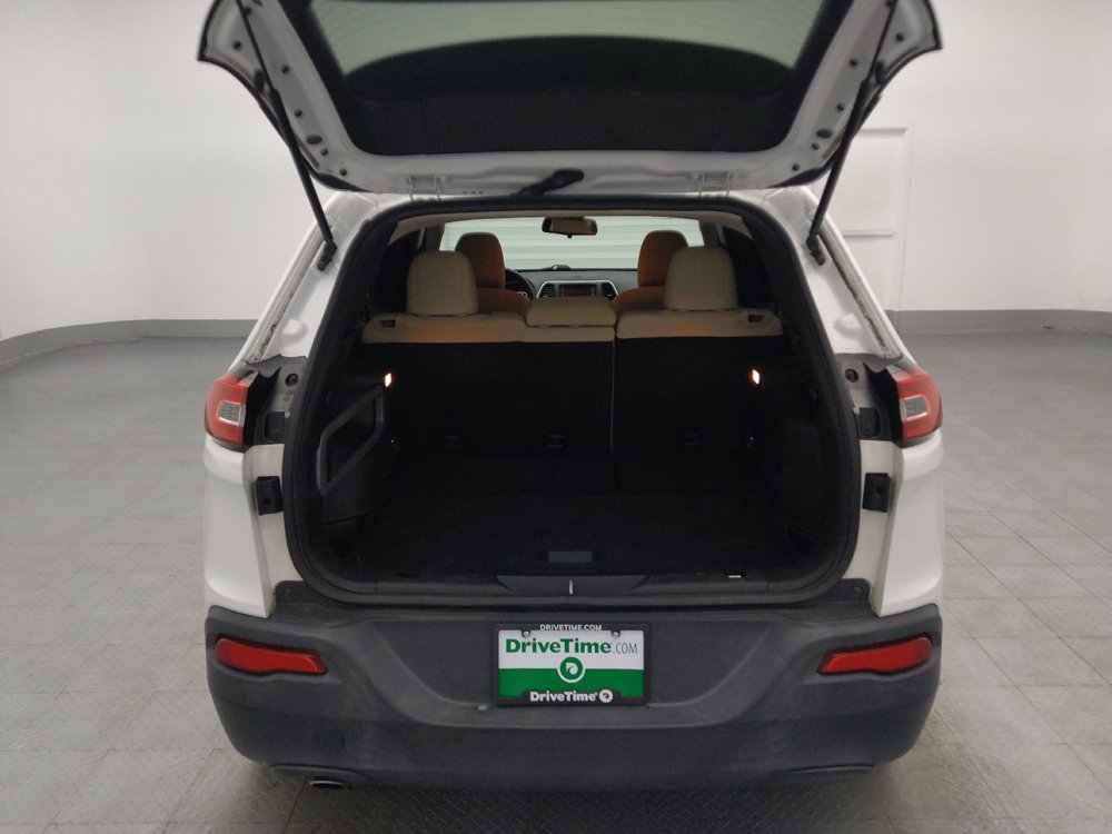 Used 2017 Jeep Cherokee Latitude FWD image 29
