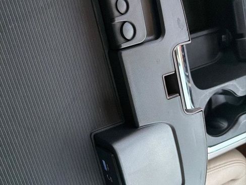 Used 2017 RAM 1500 Laramie w/ Convenience Group image 28