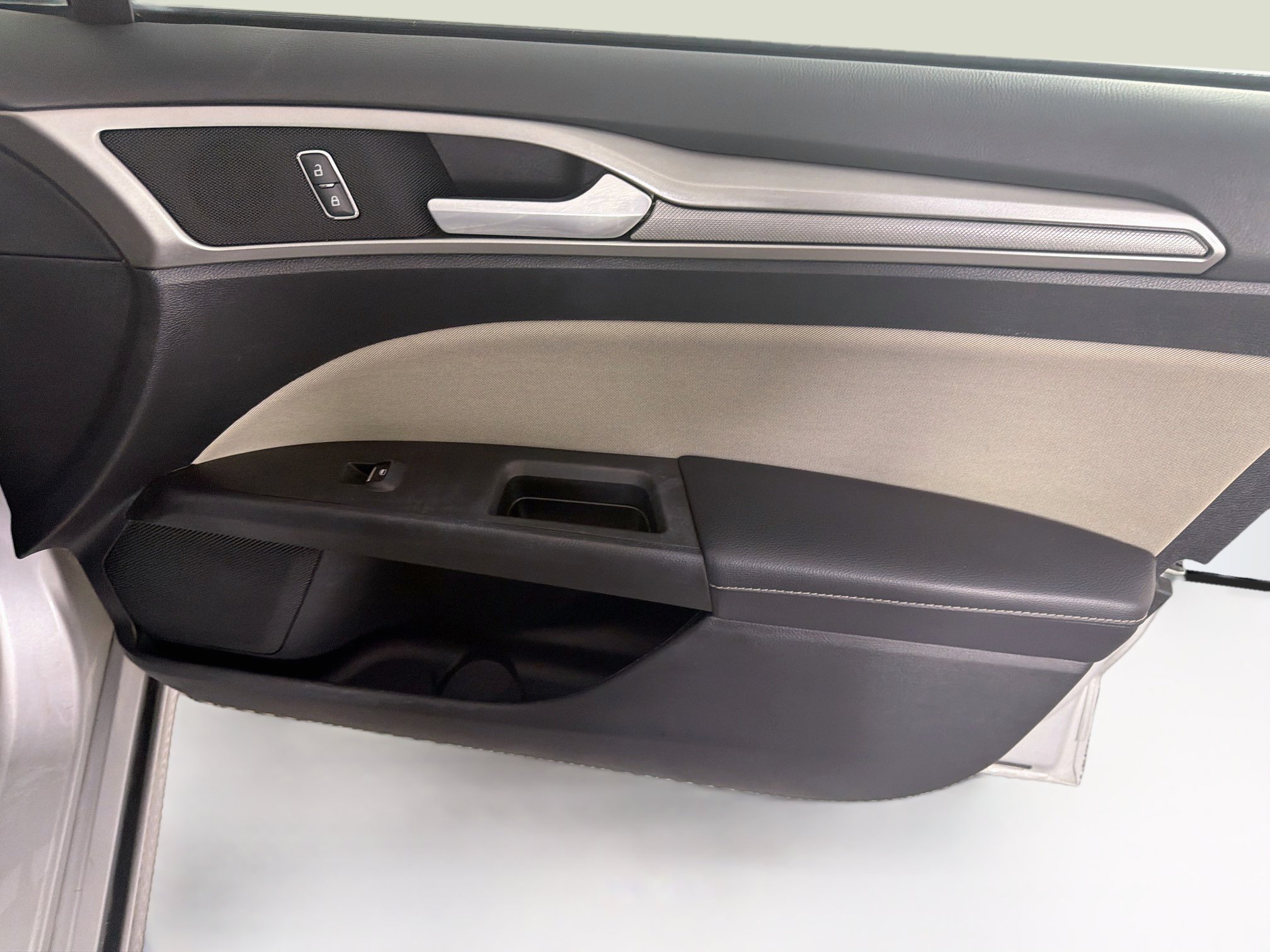 Used 2017 Ford Fusion S FWD image 29
