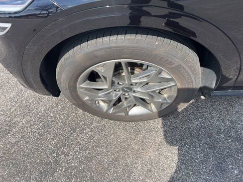 Used 2025 Genesis GV70 2.5T w/ Advanced Package image 9