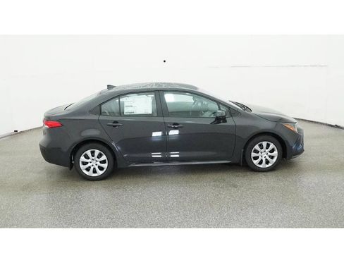 Used 2025 Toyota Corolla LE FWD image 13
