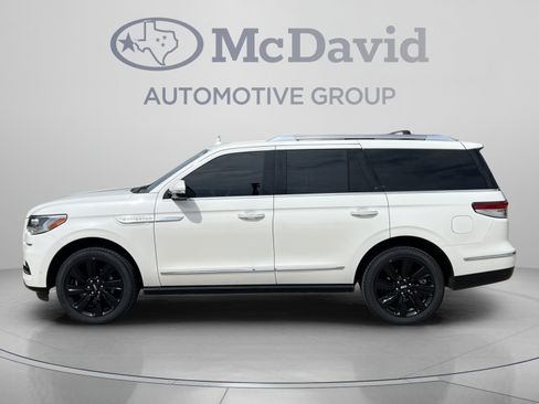 Certified 2024 Lincoln Navigator Reserve AWD/4WD image 4