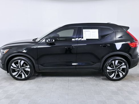 Used 2023 Volvo XC40 B5 Plus w/ Driver Assist Package image 3