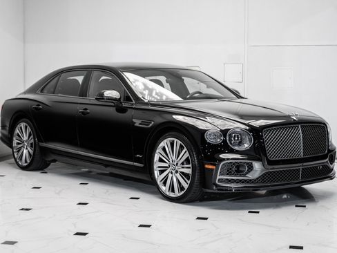 Used 2024 Bentley Flying Spur W12 image 7