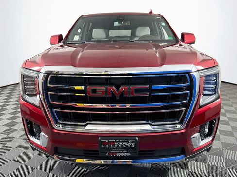 Used 2022 GMC Yukon XL SLT w/ SLT Luxury Package AWD/4WD image 2