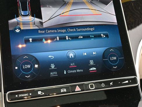 Used 2024 Mercedes-Benz GLC 300 4MATIC image 22