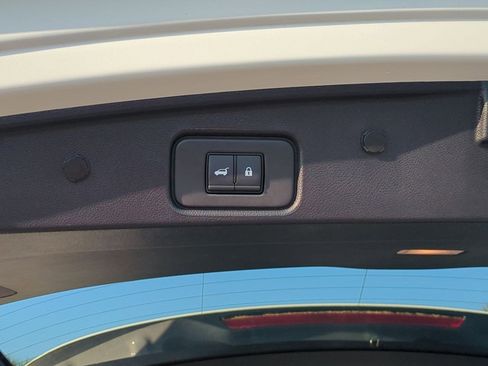 Certified 2024 Nissan Pathfinder SL FWD image 35