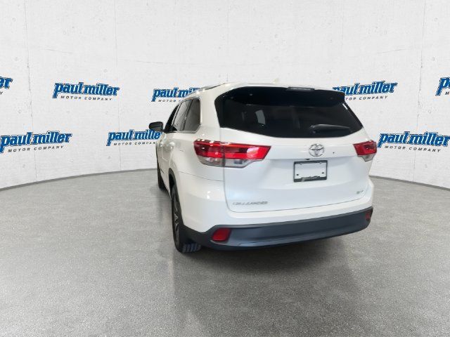 Used 2017 Toyota Highlander XLE FWD image 9