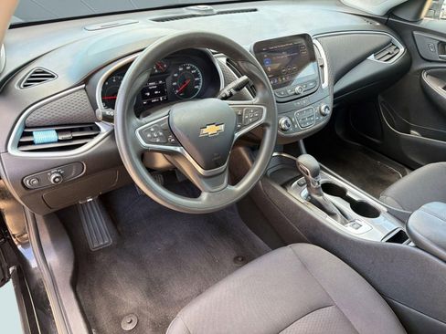 Used 2023 Chevrolet Malibu LT w/ Driver Confidence Package FWD image 4