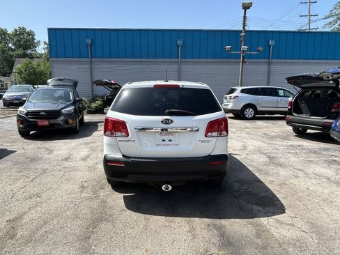Used 2012 Kia Sorento FWD w/ Third Row Pkg image 11