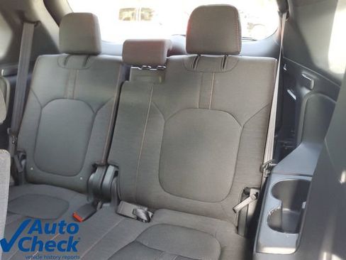 Used 2024 Honda Pilot Sport image 9