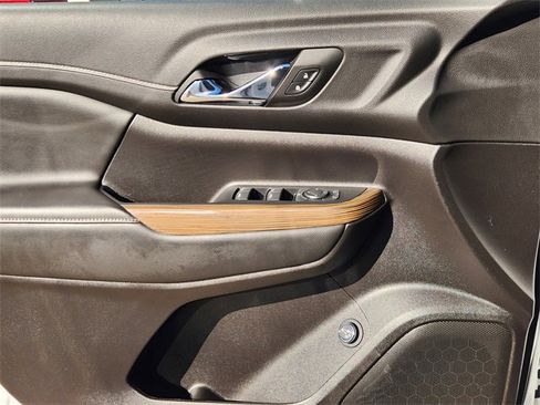 Used 2023 GMC Acadia SLE w/ Driver Convenience Package image 22