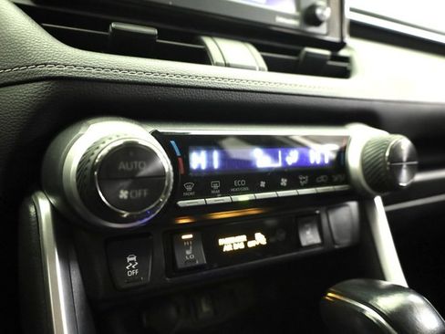 Used 2021 Toyota RAV4 AWD Hybrid image 19