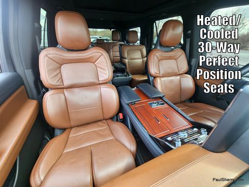 Used 2023 Lincoln Navigator Reserve image 4