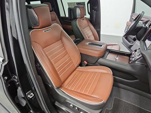 Used 2023 GMC Yukon XL Denali Ultimate AWD/4WD image 46