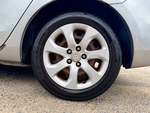 Used 2010 MAZDA MAZDA3 i Sport image 10