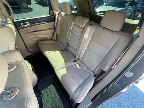 Used 2019 Jeep Grand Cherokee Laredo image 27