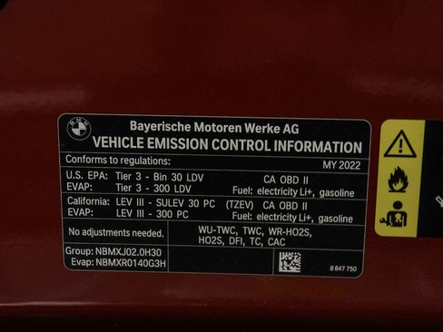 Used 2022 BMW 330e xDrive w/ Premium Package image 28