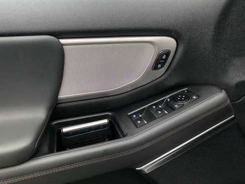 Used 2025 Ford Expedition Active image 21