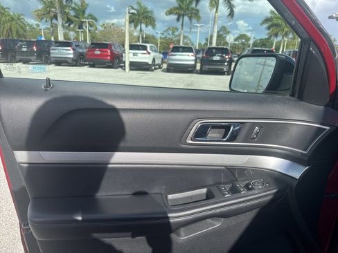 Used 2016 Ford Explorer XLT w/ Equipment Group 202A image 34