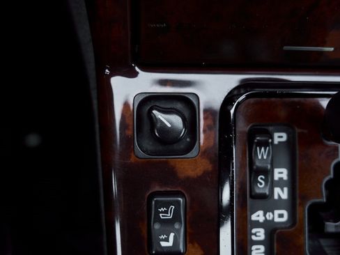 Used 2002 Mercedes-Benz SL 500 w/ SL2 Option Pkg image 59