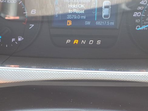 Used 2018 Ford Taurus SE image 13