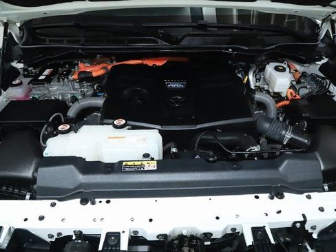 Used 2024 Toyota Tundra Platinum image 38