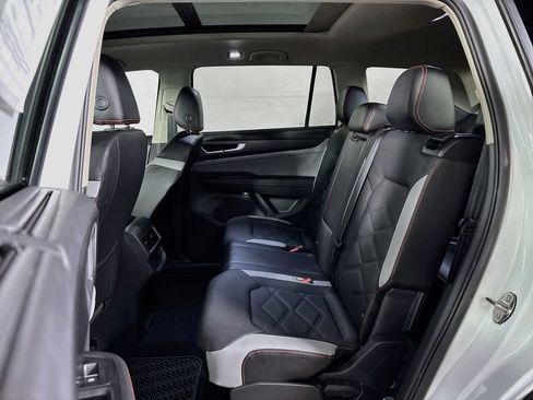 Certified 2024 Volkswagen Atlas Peak Edition SE AWD/4WD image 21