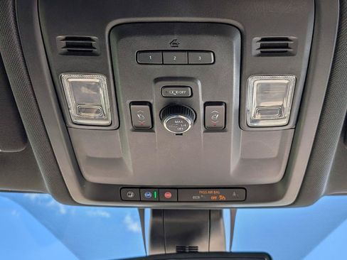 Used 2021 Chevrolet Tahoe Premier AWD/4WD image 21