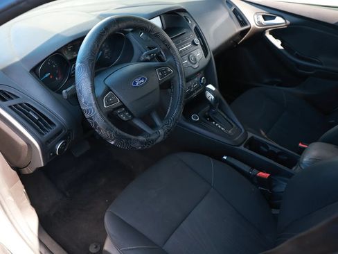 Used 2016 Ford Focus SE FWD image 19