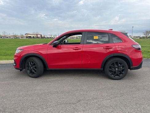 Used 2025 Honda HR-V Sport image 9