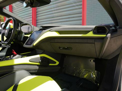 Used 2025 Lamborghini Revuelto Base image 25