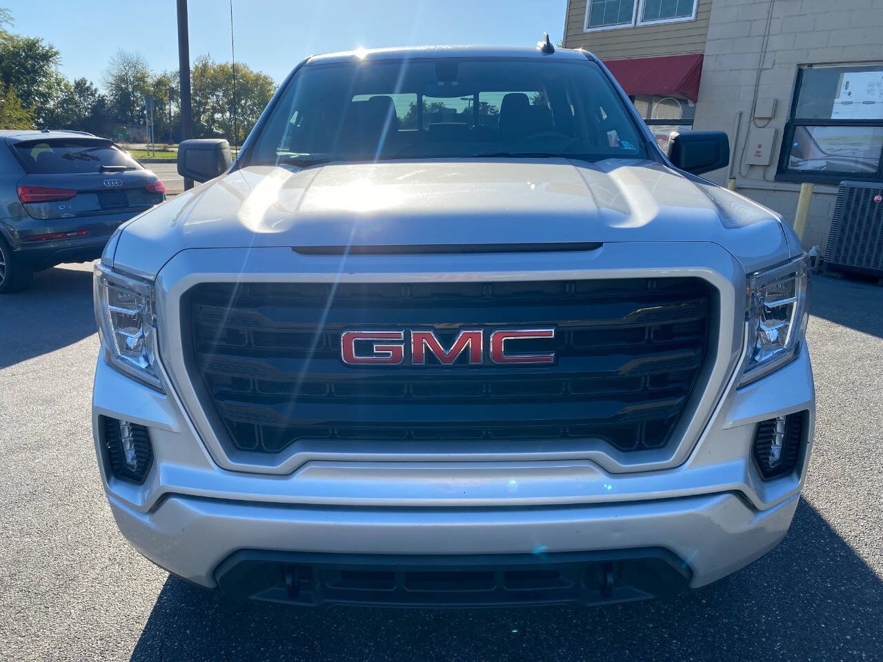 Used 2020 GMC Sierra 1500 Elevation w/ Elevation Value Package AWD/4WD image 8