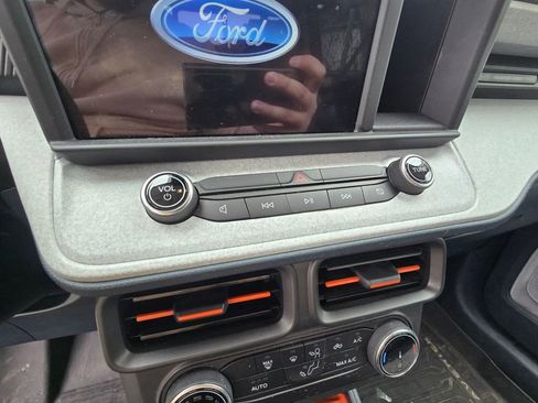 Used 2022 Ford Maverick XLT image 12