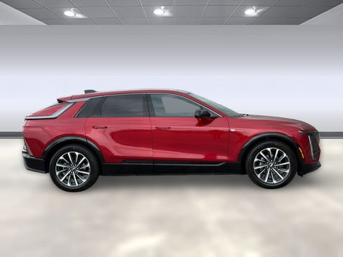 Certified 2024 Cadillac Lyriq Sport AWD/4WD image 8