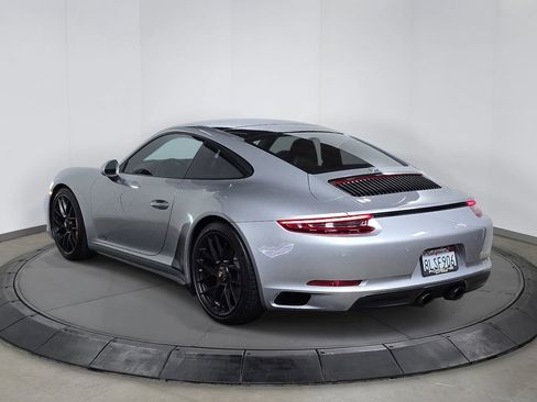 Used 2019 Porsche 911 Carrera GTS RWD image 3