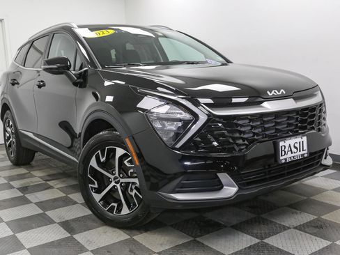 Used 2023 Kia Sportage EX image 2
