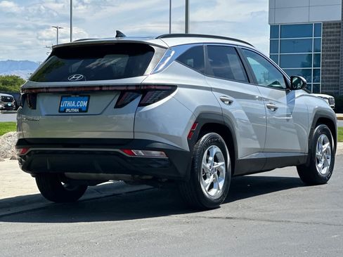 Used 2023 Hyundai Tucson SEL FWD image 2