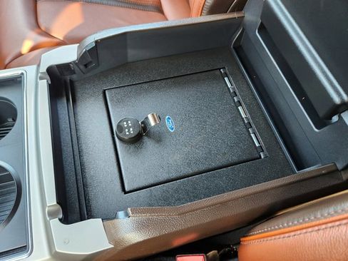 Used 2022 Ford F250 King Ranch w/ Chrome Package image 13