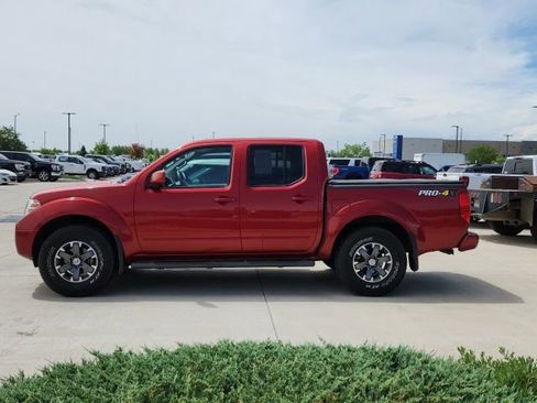 Used 2015 Nissan Frontier PRO-4X AWD/4WD image 3