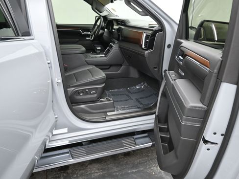 Certified 2025 GMC Sierra 1500 Denali w/ Technology Package image 13