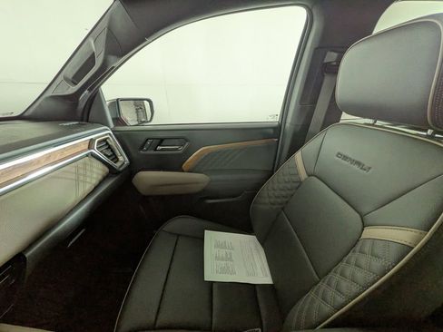 Certified 2024 GMC Canyon Denali image 30