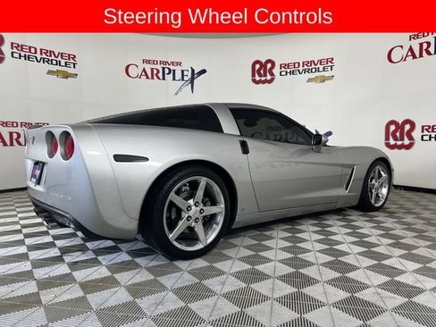 Used 2007 Chevrolet Corvette Coupe w/ Preferred Equipment Group RWD image 8
