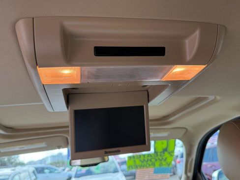 Used 2014 Chevrolet Tahoe LTZ image 17