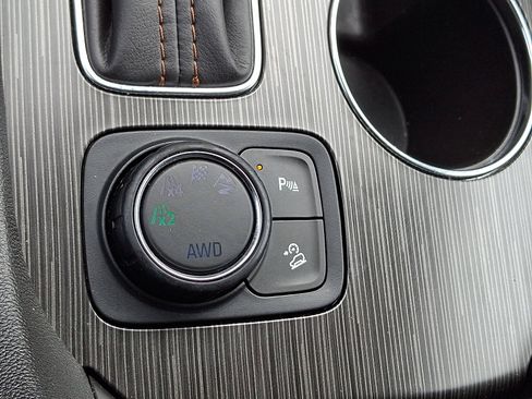 Used 2019 GMC Acadia SLT image 28