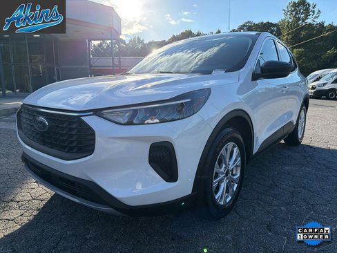 Used 2023 Ford Escape Active w/ Tech Pack #1 FWD image 1
