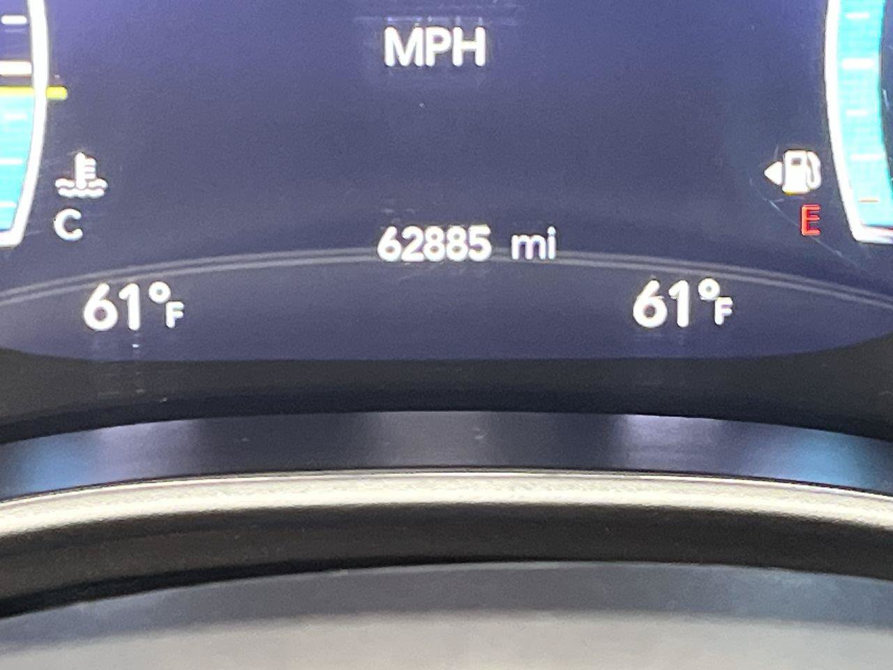 Used 2024 Chrysler Pacifica Touring-L FWD image 15