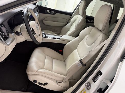 Used 2023 Volvo XC60 B5 Plus AWD/4WD image 40